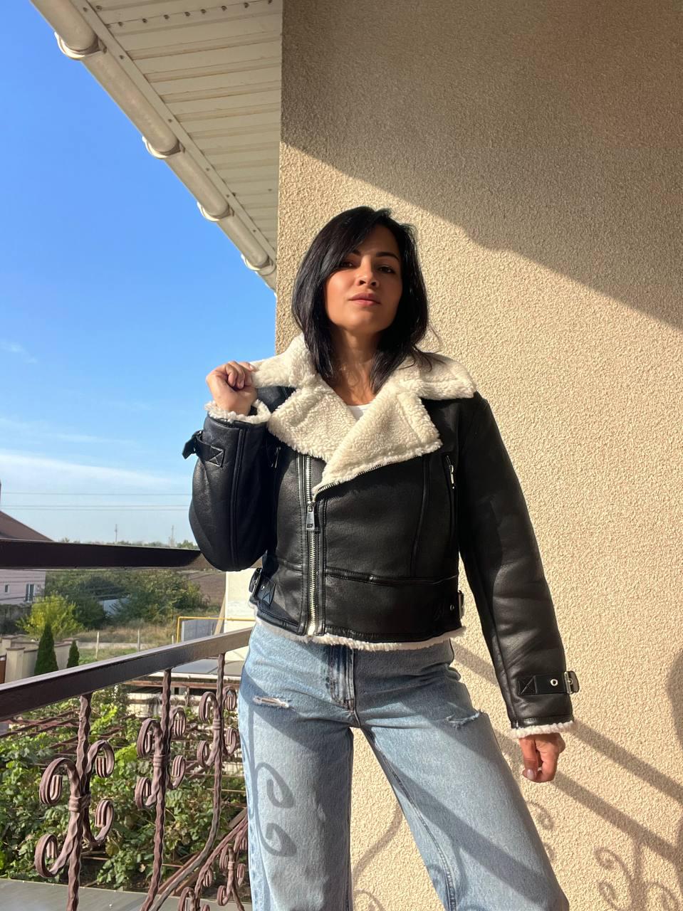 Дублянка женская Aftf Basic 2418 косуха укороченная молния белый мех L Черный (2830) - фото 9 Дублянка женская Aftf Basic 2418 косуха укороченная молния белый мех L Черный (2830) - фото 9