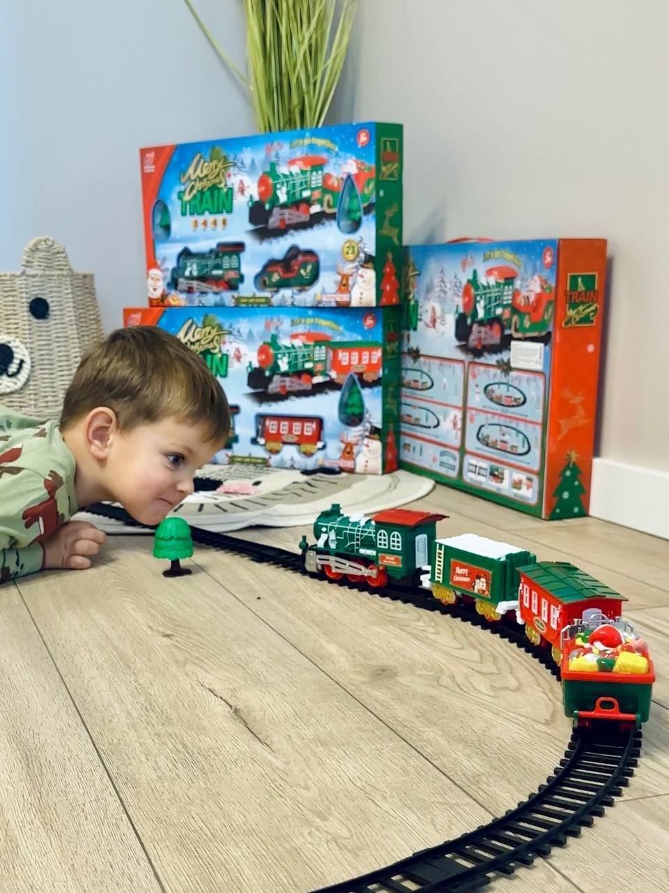 Дитяча залізниця Fun Game JHX6639 Новорічний ЖД локомотив з залізничним полотном до 184 см з звуковими та світловими ефектами (2019259993) - фото 4 Дитяча залізниця Fun Game JHX6639 Новорічний ЖД локомотив з залізничним полотном до 184 см з звуковими та світловими ефектами (2019259993) - фото 4