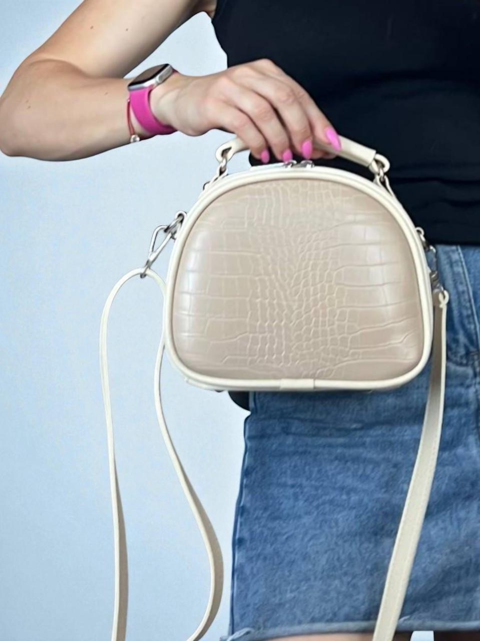 Сумка женская кросс-боди из экокожи с принтом 22х17х9 см Темно-бежевый (2683574712) - фото 7 Сумка женская кросс-боди из экокожи с принтом 22х17х9 см Темно-бежевый (2683574712) - фото 7