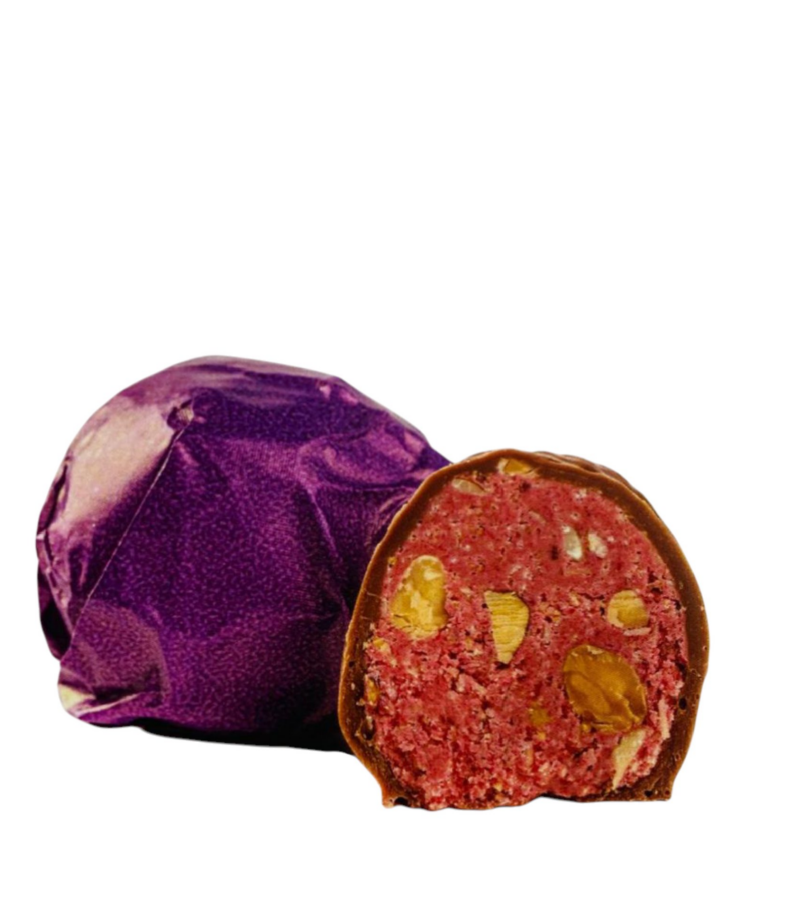 Конфеты дубайские Lux Choco № 3122 с миндалем/с тестом катаифи и клубникой в молочном шоколаде 40 г (60450) Конфеты дубайские Lux Choco № 3122 с миндалем/с тестом катаифи и клубникой в молочном шоколаде 40 г (60450)