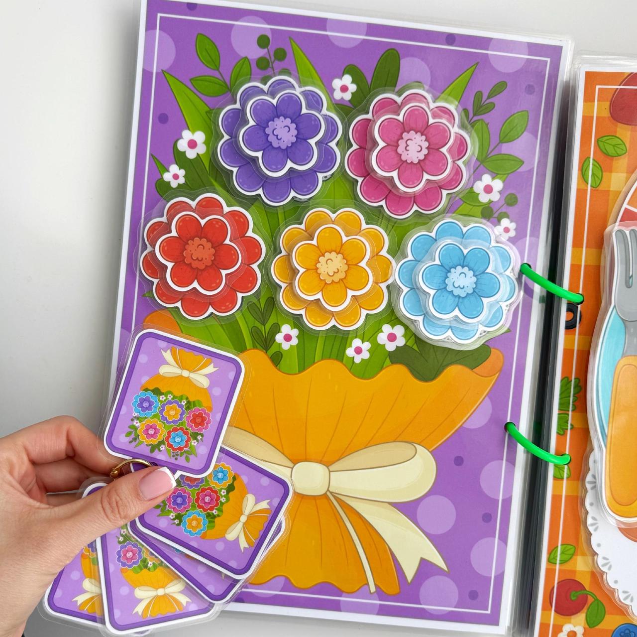 Альбом на липучках Невероятные цвета развивающий (LP-0059) - фото 6 Альбом на липучках Невероятные цвета развивающий (LP-0059) - фото 6