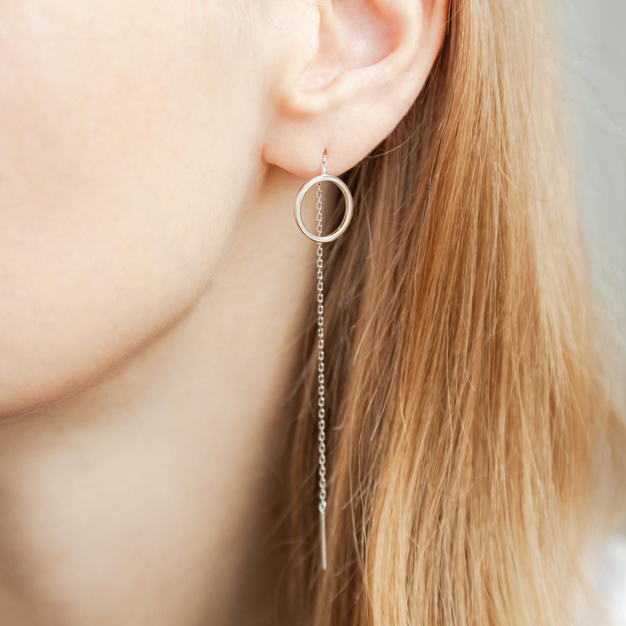 Серьги серебряные-протяжки в виде кругов на тонкой цепочке
