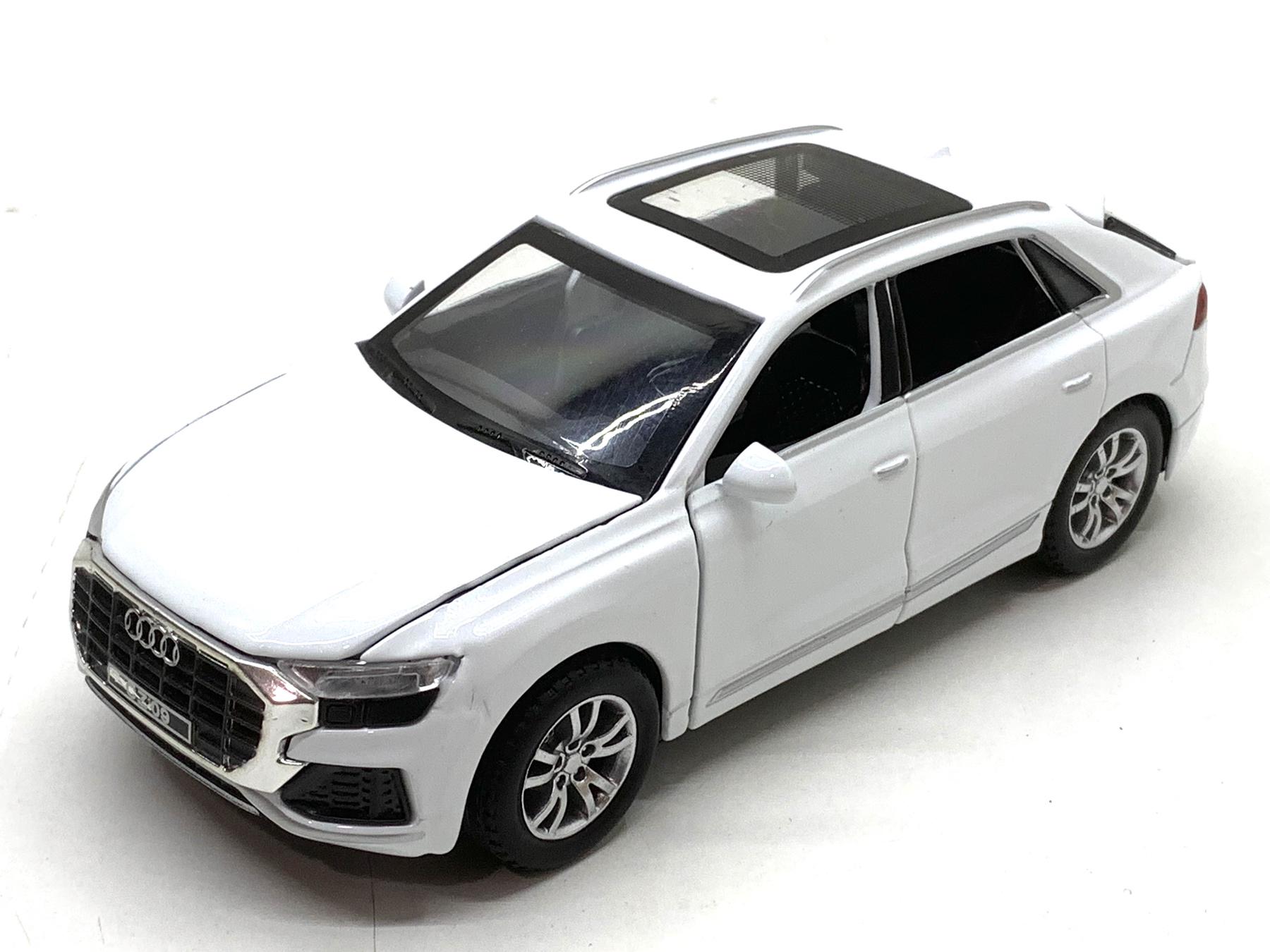 Машина АвтоСвіт Audi Q8 инерционная масштаб 1:32 открываются двери капот багажник 15 см Белый (AP-1732)