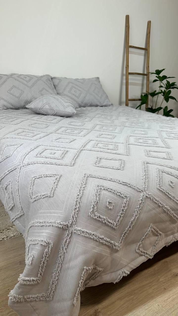 Покрывало Скандинавский большой ромб 220х240 см Светло-серый - фото 1