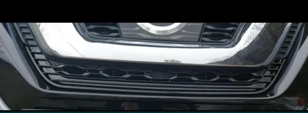 Решітка в бампер Nissan Xtrail T32 2016-2021 (27476032) - фото 2 Решітка в бампер Nissan Xtrail T32 2016-2021 (27476032) - фото 2