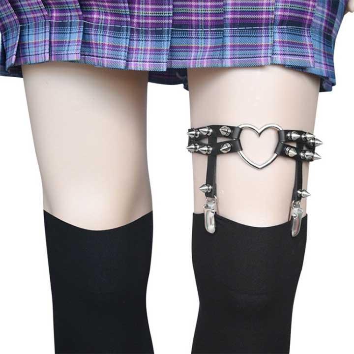 Підв'язки для панчіх на ноги з шипами та серцем 2 шт. (K001132) - фото 3 Підв'язки для панчіх на ноги з шипами та серцем 2 шт. (K001132) - фото 3