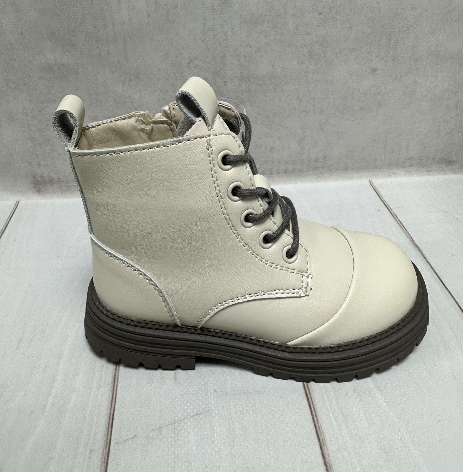 Черевики дитячі Clibee зимові на овчині р. 28/18 см Молочний Черевики дитячі Clibee зимові на овчині р. 28/18 см Молочний