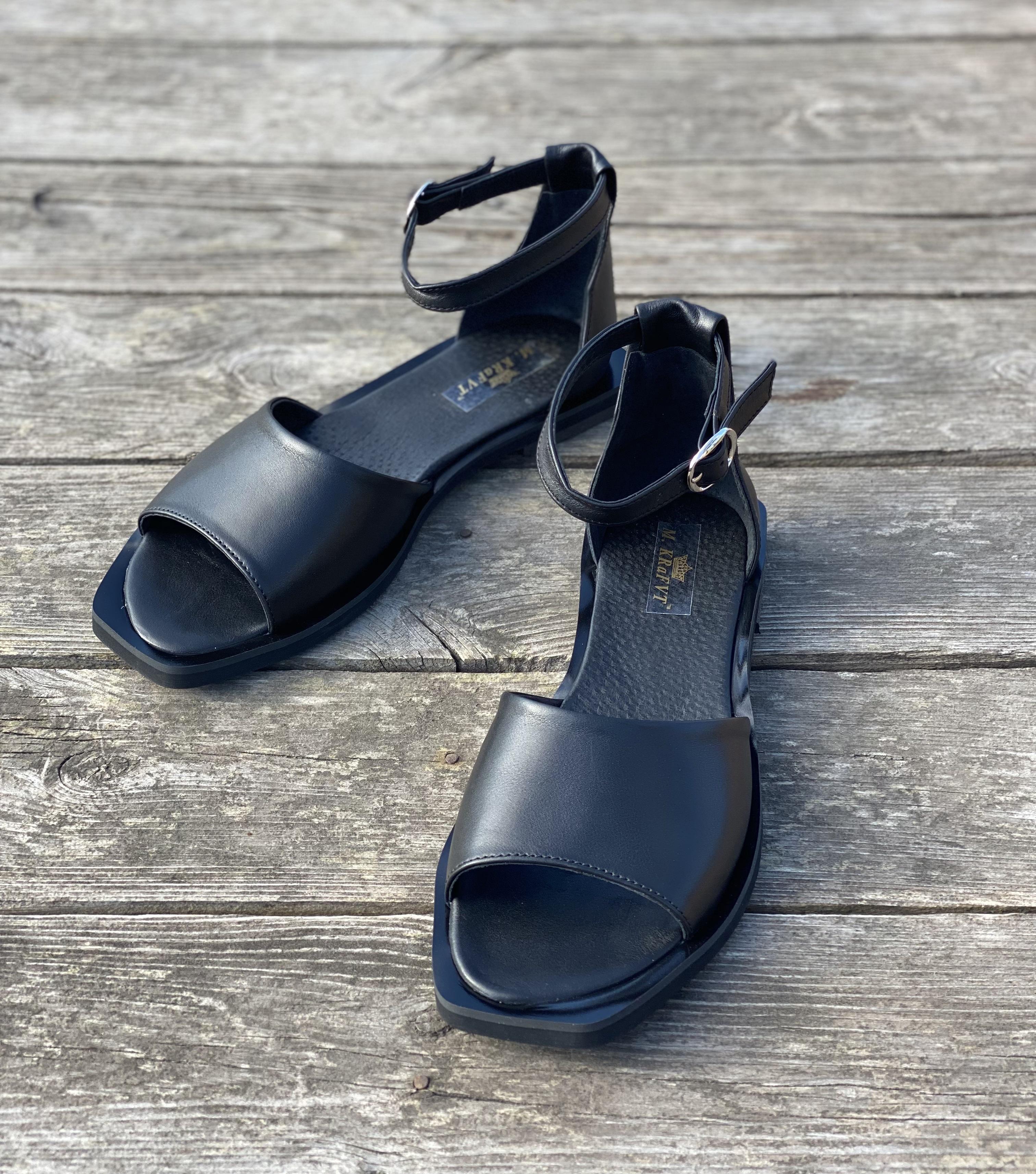 Босоножки женские M.KraFVT 0540 кожаные на низком каблуке р. 41 Черный (1386-41) - фото 2 Босоножки женские M.KraFVT 0540 кожаные на низком каблуке р. 41 Черный (1386-41) - фото 2