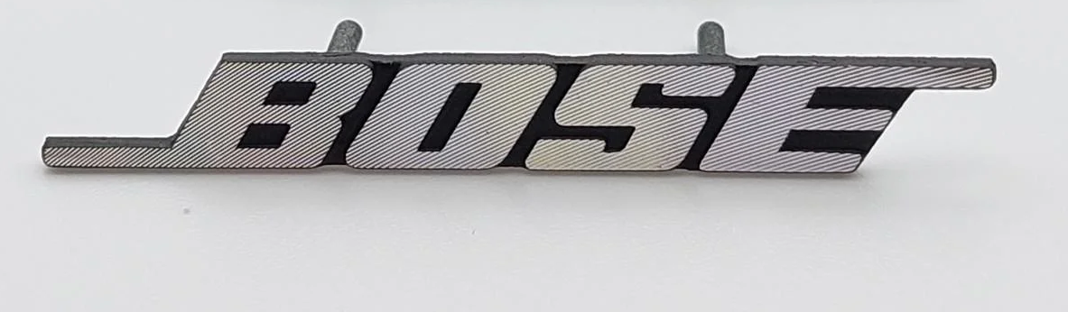 Эмблема Bose на сетку динамика на шпильках 4,4х0,5 см (1759760934)