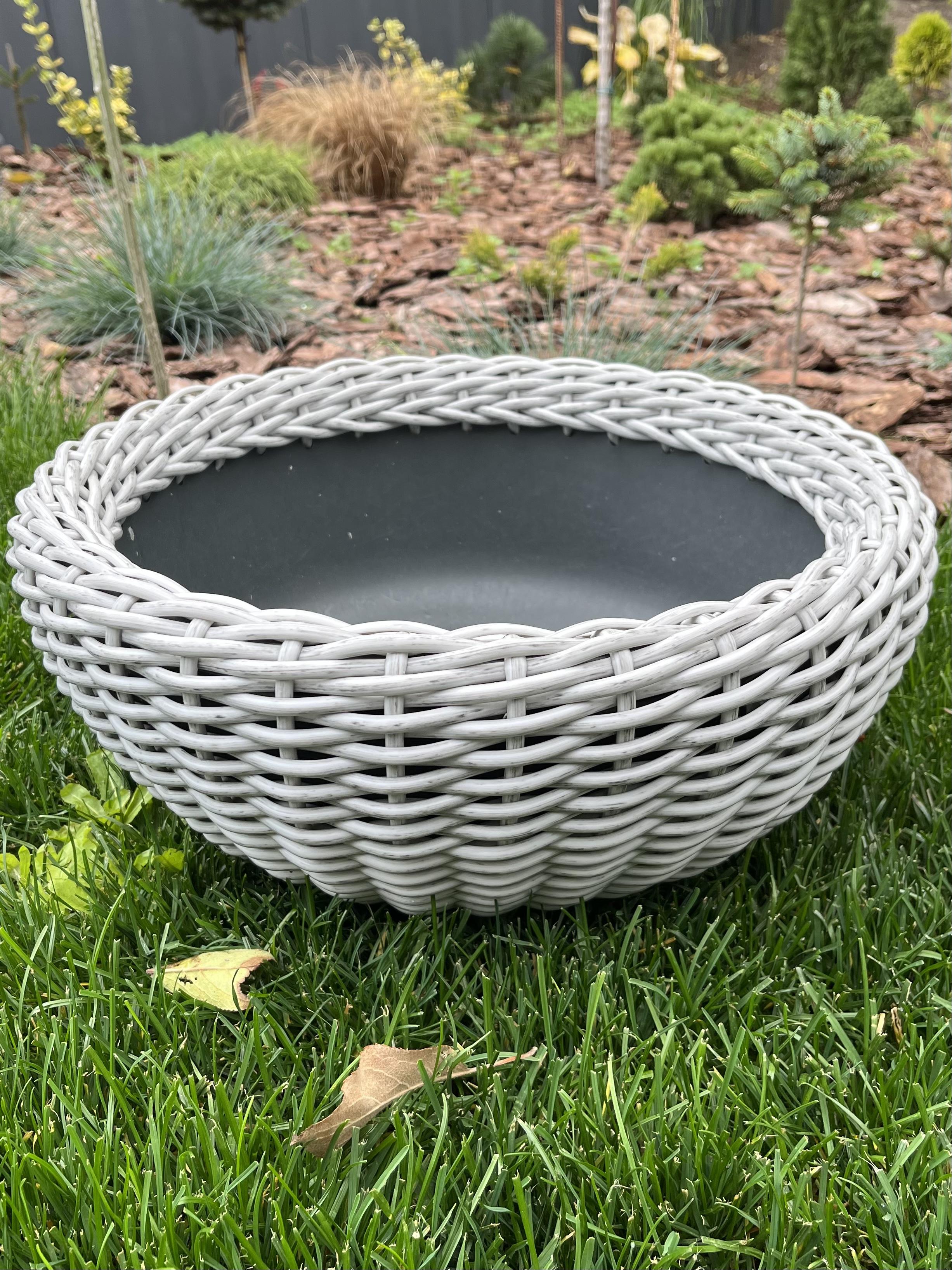 Кашпо-плошка для цветов из искусственного ротанга 12,5 л Серая береза ​​(29881048) - фото 1