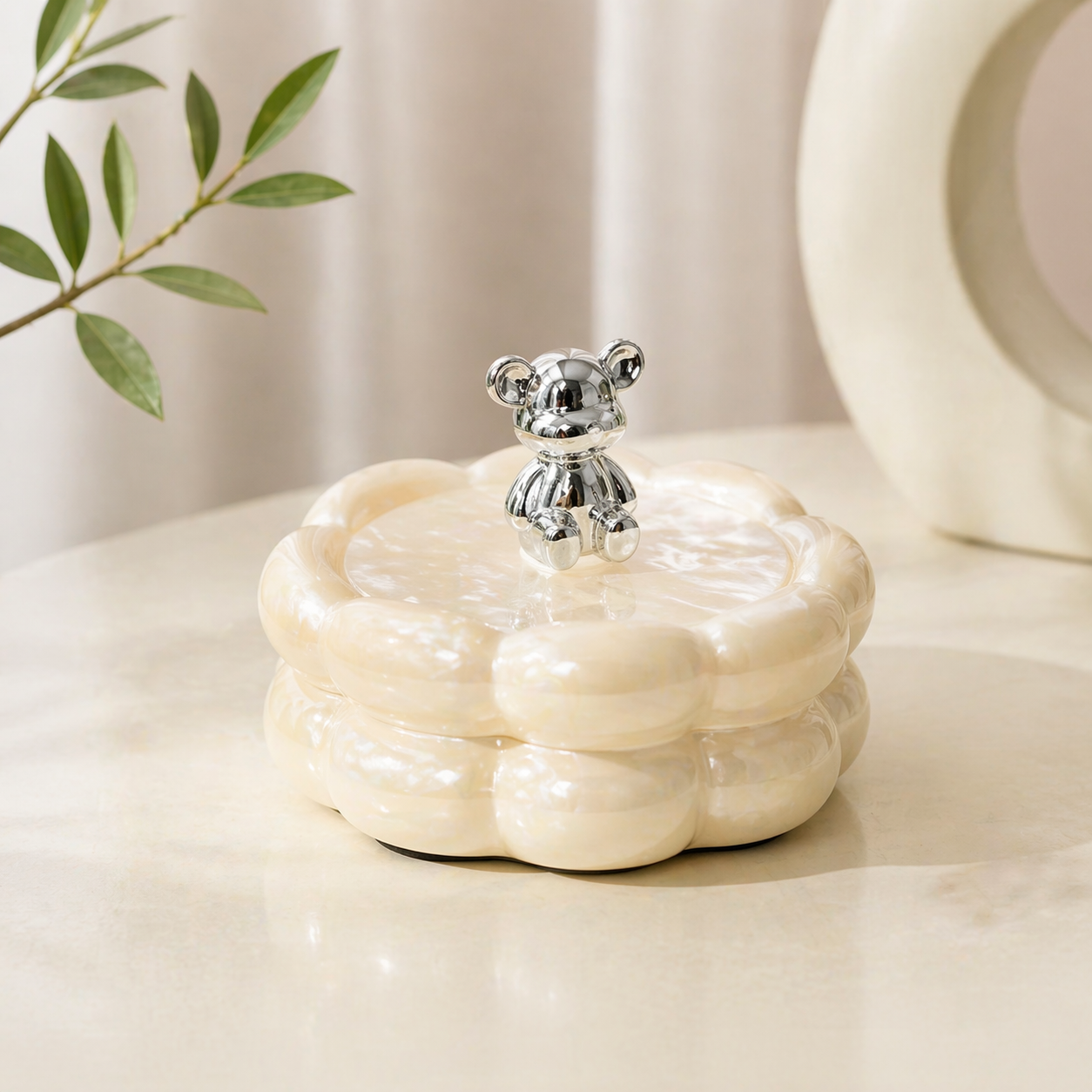 Пепельница круглая Медведь с крышкой Белый (Арт1320)