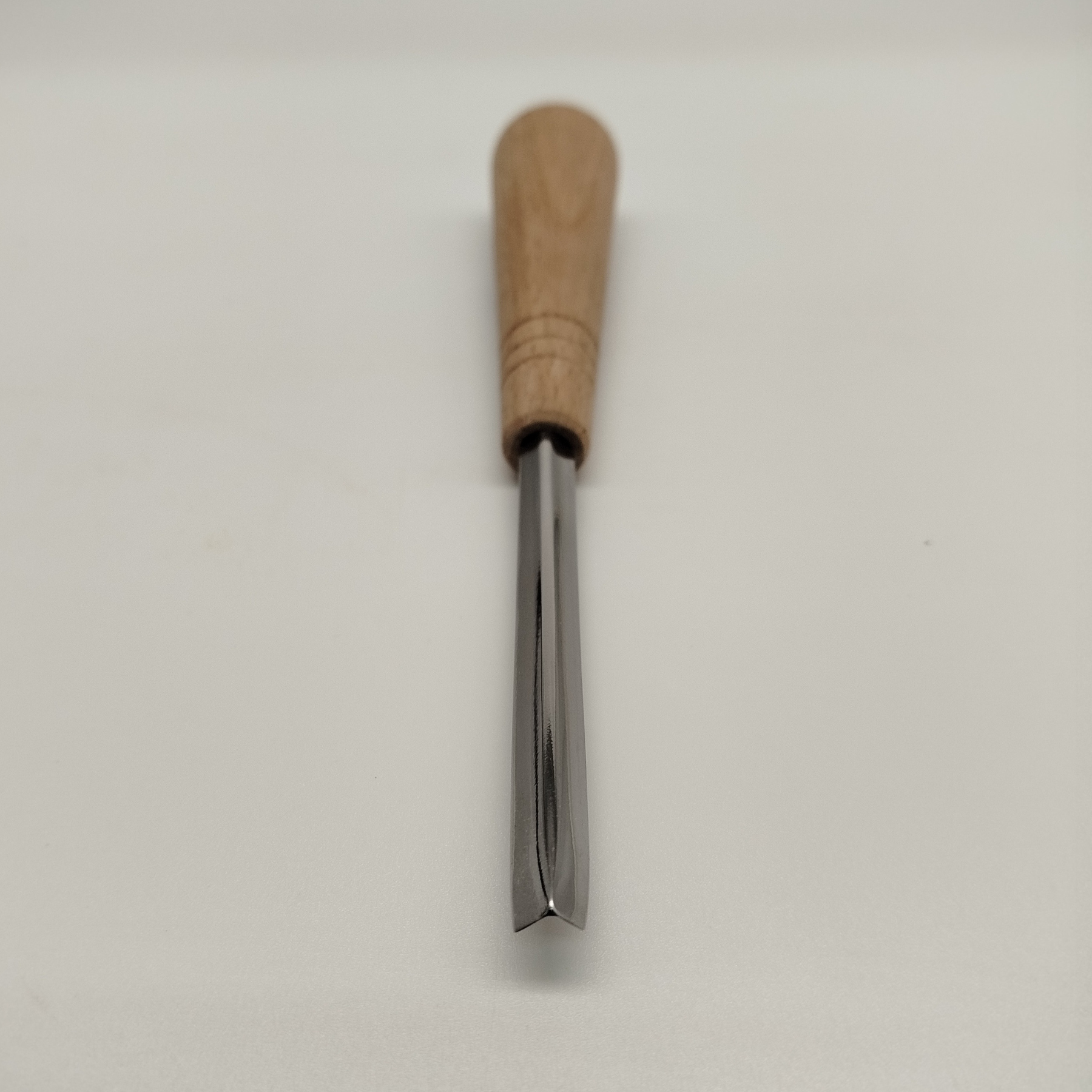 Угловая стамеска удлиненная для глубокой резьбы росписи 10х90х5х210 мм (33740008) Угловая стамеска удлиненная для глубокой резьбы росписи 10х90х5х210 мм (33740008)