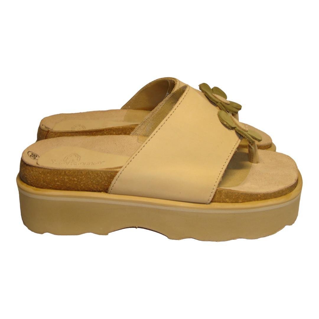 Шлепанцы-вьетнамки женские кожаные на платформе Yokono р. 39 25,5 см Бежевый (072) Шлепанцы-вьетнамки женские кожаные на платформе Yokono р. 39 25,5 см Бежевый (072)