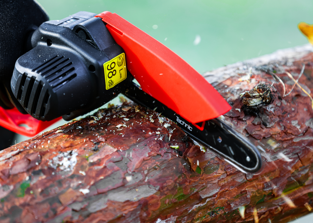 Пила аккумуляторная цепная мини Red Technic RTMPA0064 4"/6" 2 Ач 20 В - фото 19 Пила аккумуляторная цепная мини Red Technic RTMPA0064 4"/6" 2 Ач 20 В - фото 19