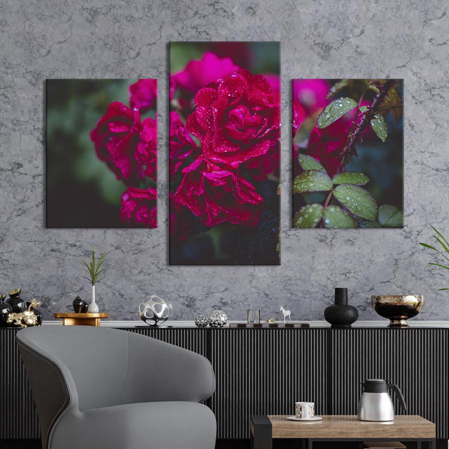 Картина на холсте триптих Нежные малиновые розы 141x90 см (959-32)