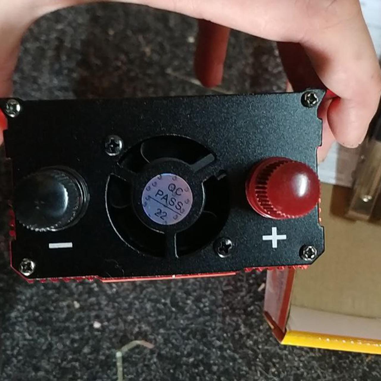 Преобразователь автомобильный ERYUAN LCD2000W 12 V 12-220 В DC/AC с дисплеем (46423c07) - фото 6 Преобразователь автомобильный ERYUAN LCD2000W 12 V 12-220 В DC/AC с дисплеем (46423c07) - фото 6