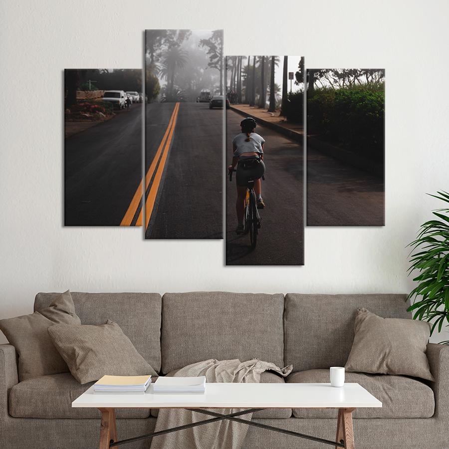 Картина спорт Велосипедистка на туманной улице 129x90 см (A1268-4)