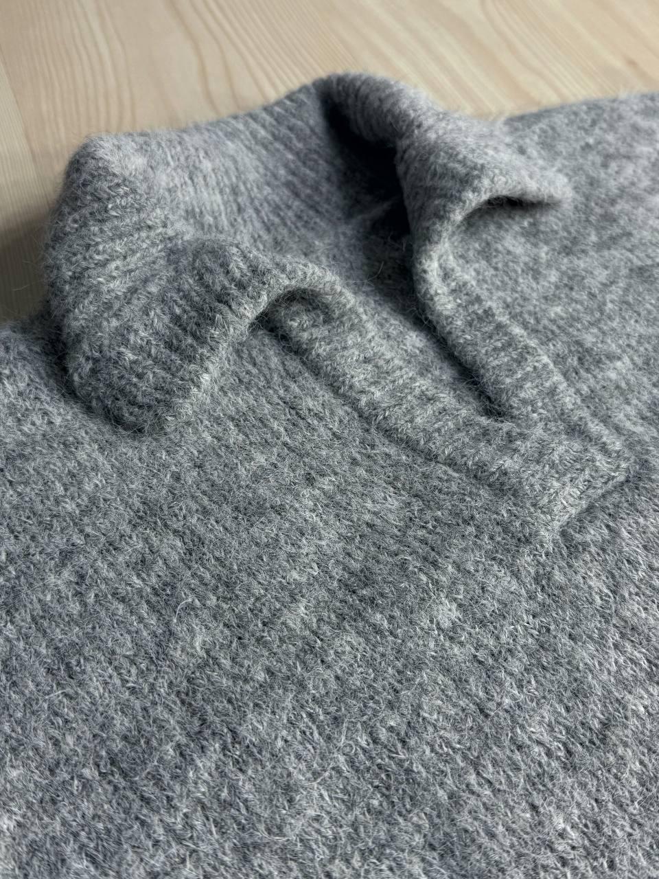 Светр жіночий A-N 19-1 з коміром поло теплий вільний OS Сірий (5770) - фото 2 Светр жіночий A-N 19-1 з коміром поло теплий вільний OS Сірий (5770) - фото 2