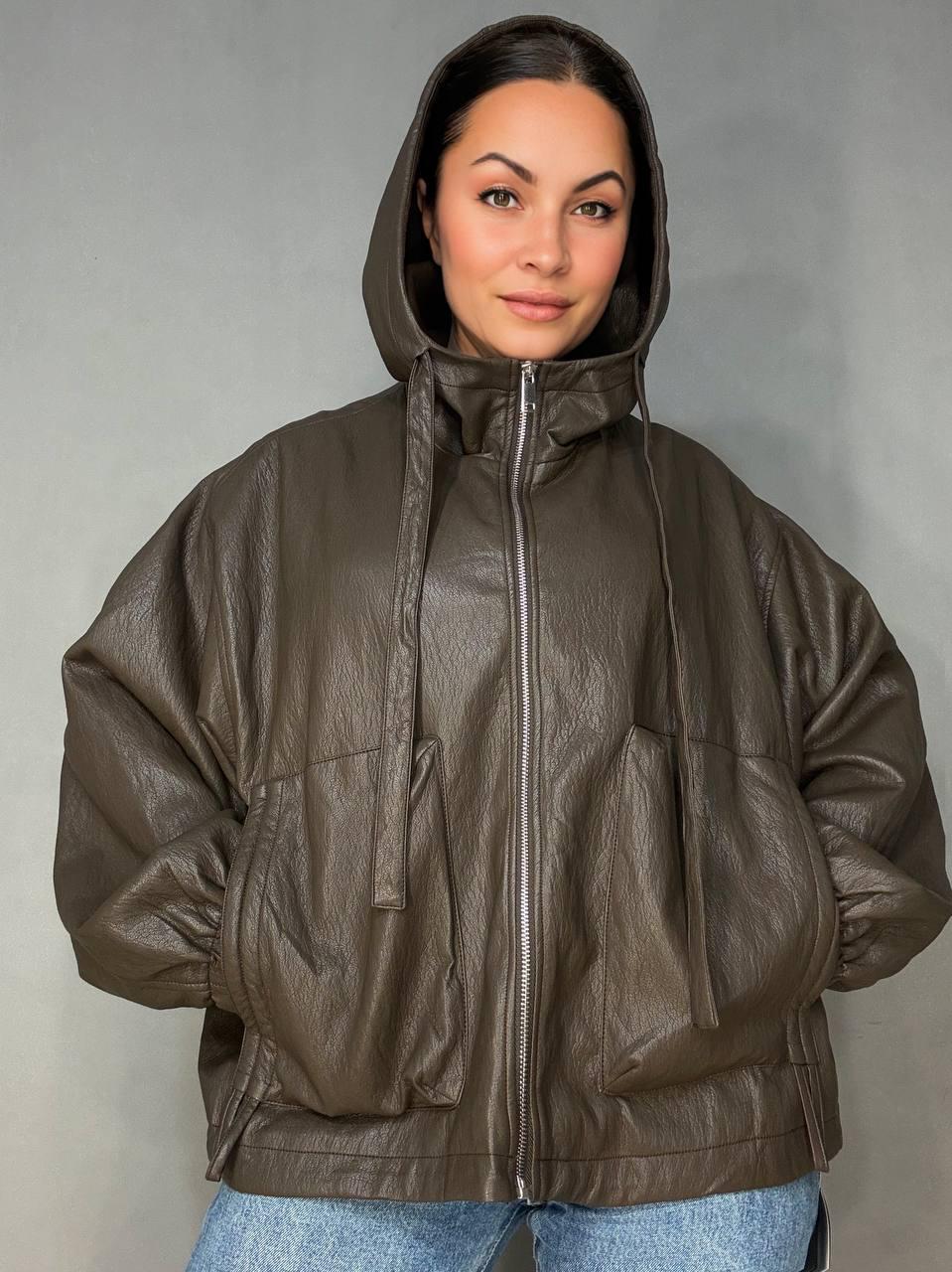 Куртка женская Dolly Villa 6396 из экокожи оверсайз с капюшоном большие размеры 3XL Коричневый (6295)