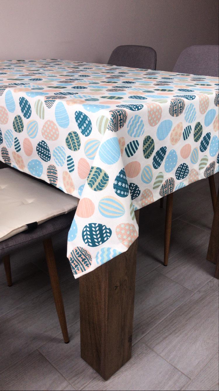 Скатерть водоотталкивающая Пасхальная писанка 140x140 см Голубой (836-8)