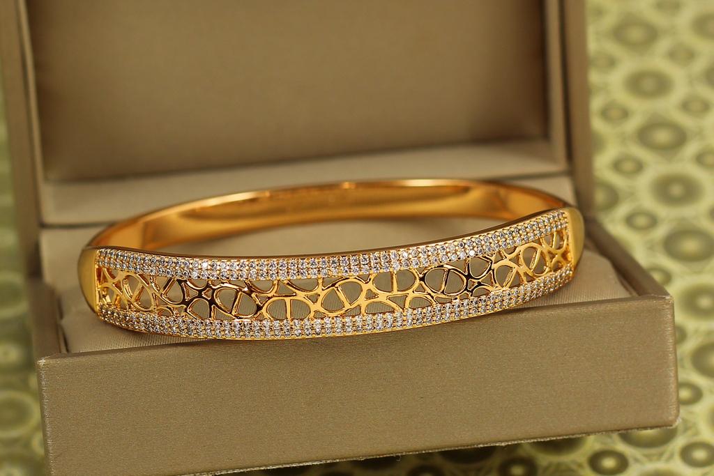 Браслет бенгл Xuping Jewelry Кружева судьбы от 16 см до 18 см Золотистый (31230445)