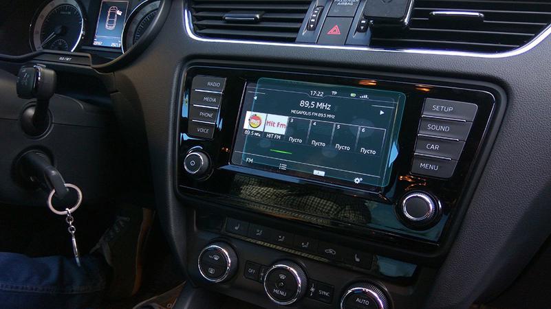 Защитное стекло Pixsel гибридное матовое на монитор Skoda OCTAVIA-6,4" 2013-2016