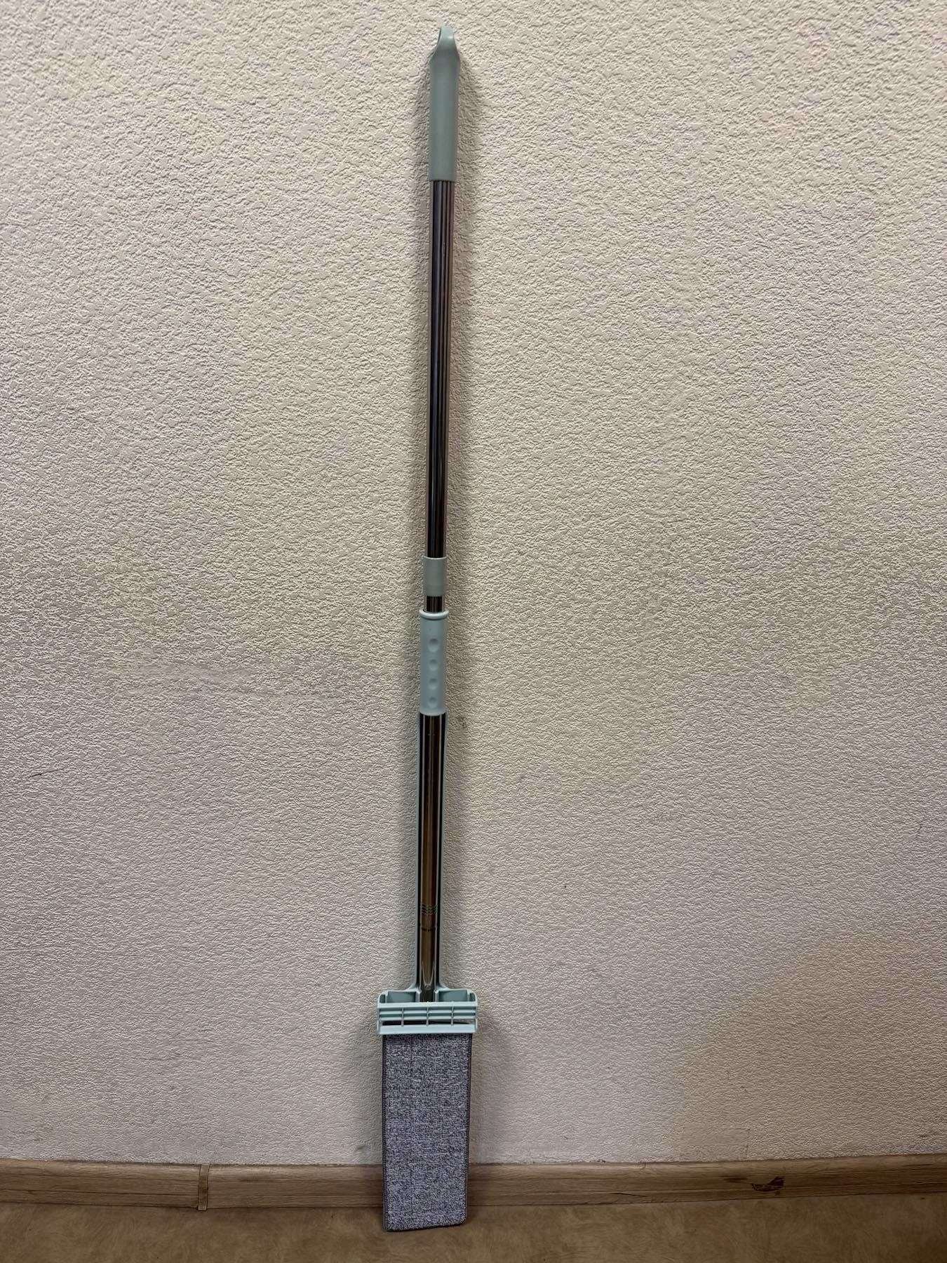 Швабра автомат PREMIUM для полов и окон с вертикальным отжимом с 2 насадками 120 см (2860524) - фото 11 Швабра автомат PREMIUM для полов и окон с вертикальным отжимом с 2 насадками 120 см (2860524) - фото 11