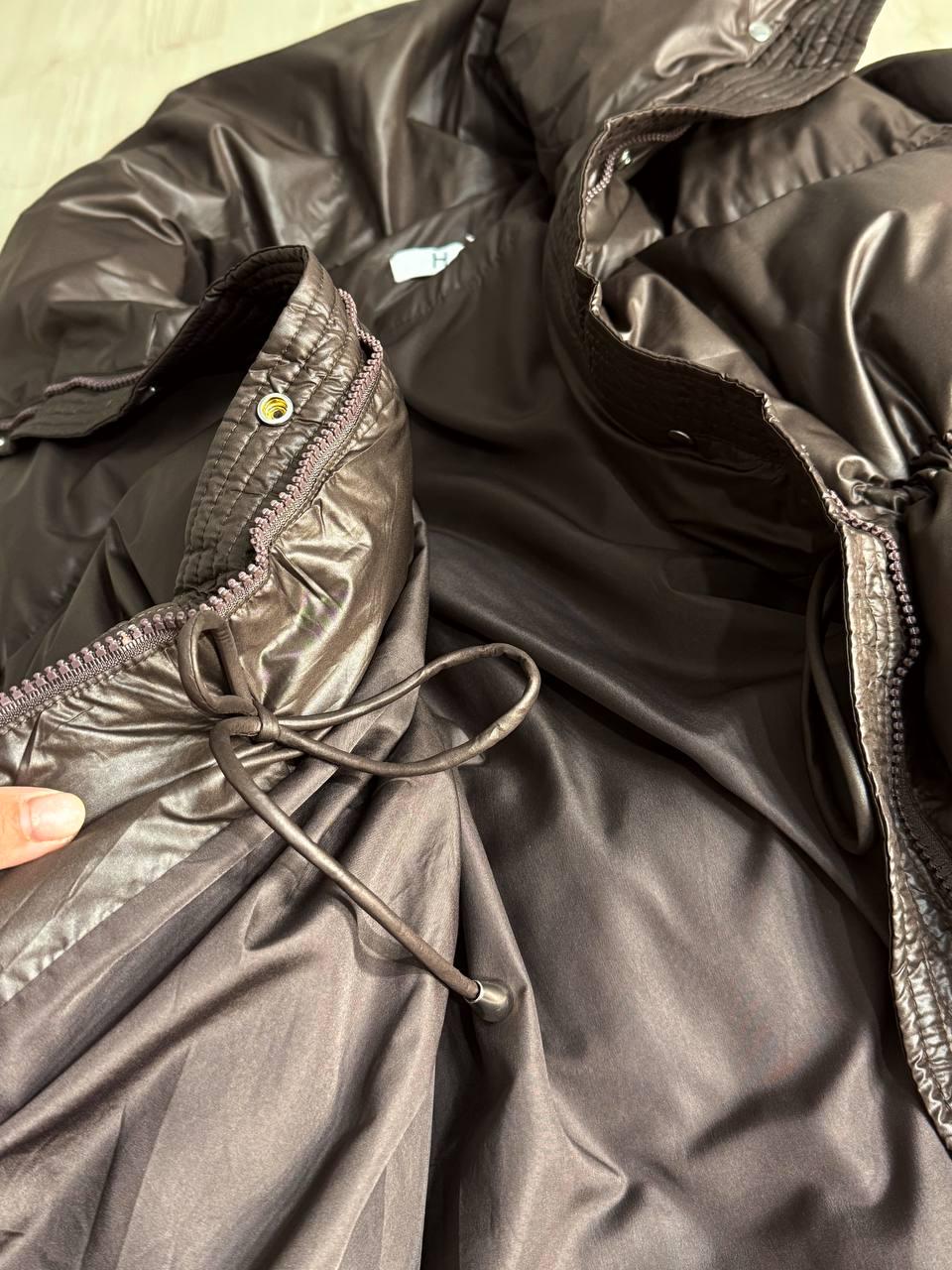 Куртка женская HAIZIYUAN 8055 пуф глянцевая удлиненная с утяжкой на талии L Коричневый (5585) - фото 10 Куртка женская HAIZIYUAN 8055 пуф глянцевая удлиненная с утяжкой на талии L Коричневый (5585) - фото 10