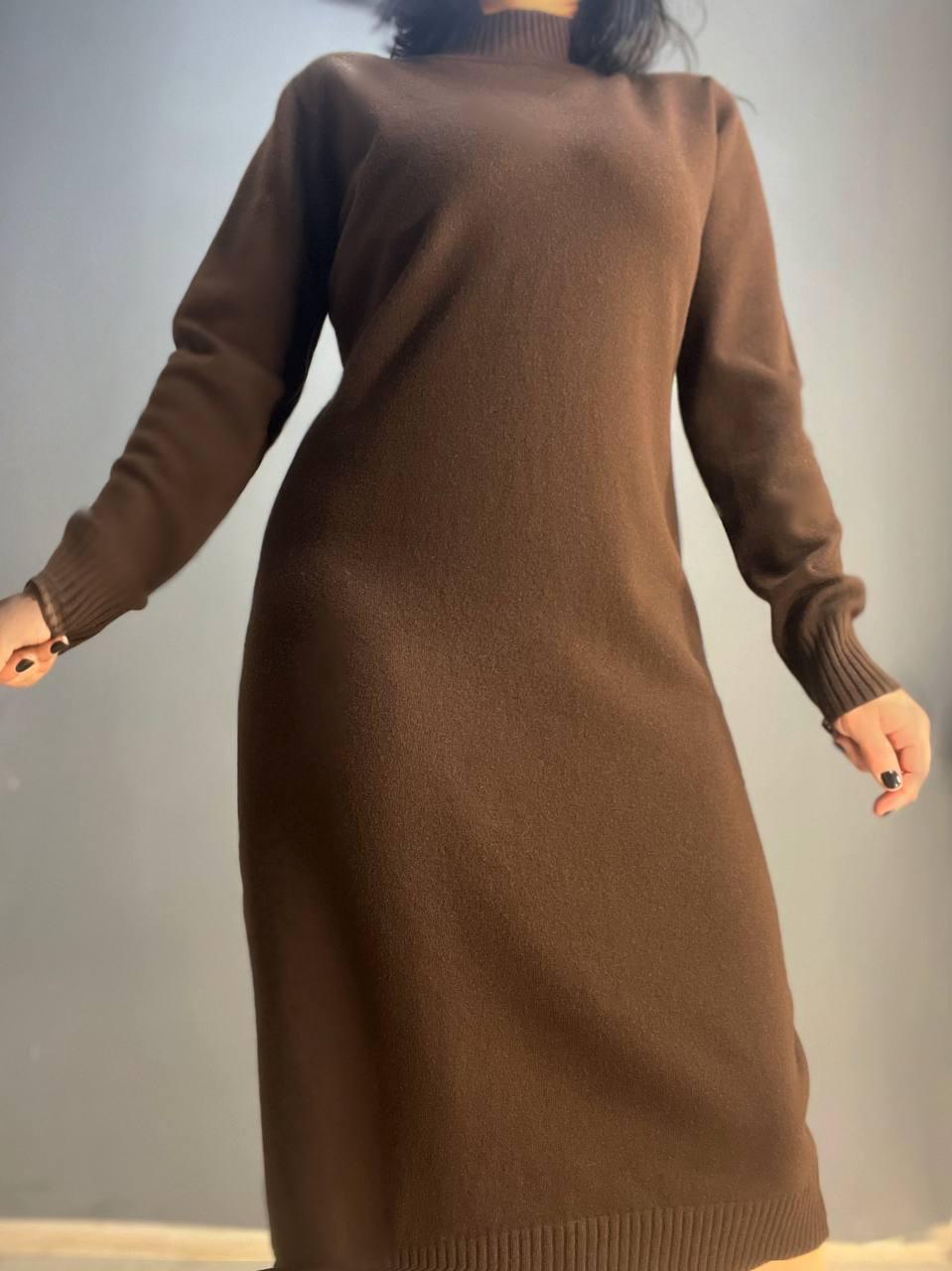 Платье женское ACCORDDREAM 2858 свитер длинное оверсайз воротник стойка разрез OS Коричневый (3211) - фото 5