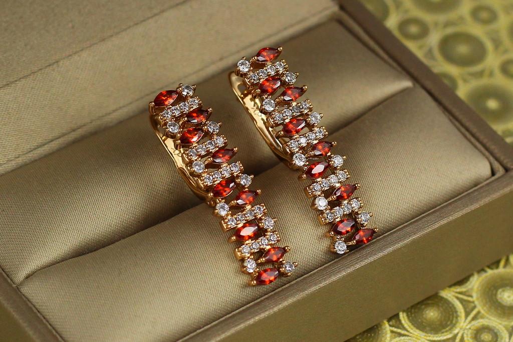 Серьги Xuping Jewelry Виконтеса с красными камнями 3 см Золотистый (2090170299)