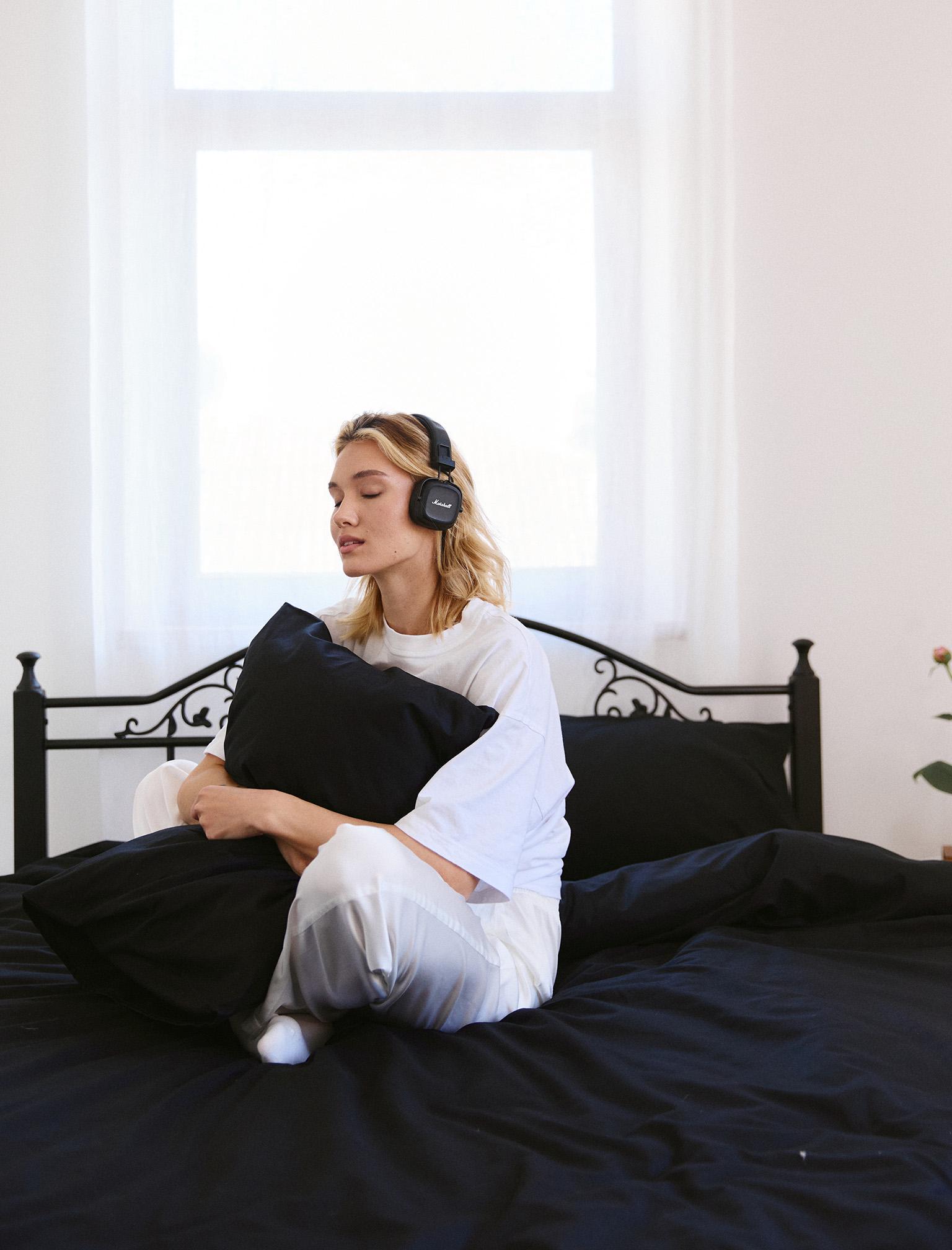 Комплект постельного белья полуторный Amore Glux-1032 бязь Черный (KPB-A1,5-Glux-1032black(70x70)_) - фото 5 Комплект постельного белья полуторный Amore Glux-1032 бязь Черный (KPB-A1,5-Glux-1032black(70x70)_) - фото 5