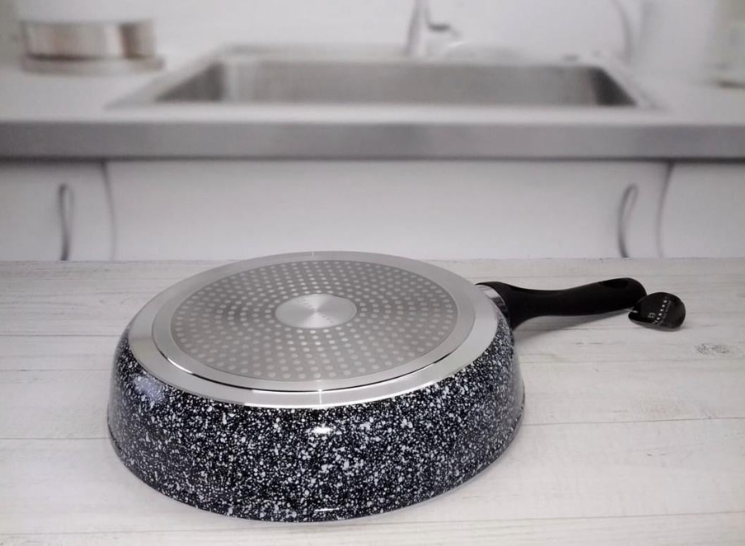 Сковорода Edenberg с антипригарным гранитным покрытием 26 см (EB-3434) - фото 5 Сковорода Edenberg с антипригарным гранитным покрытием 26 см (EB-3434) - фото 5