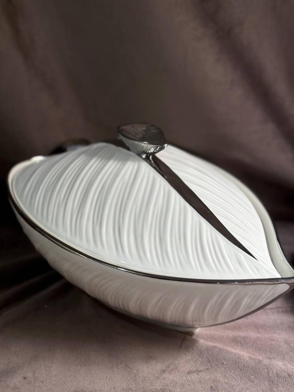 Супница Yiwu XL-4054AS фарфоровая с крышкой 1.5 л Белый с серебряным (29919069)