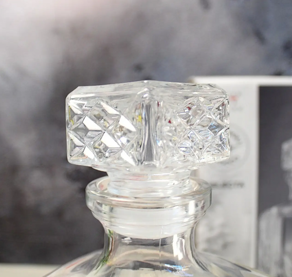 Графин Bormioli Rocco Selecta 1000 мл (228450GBF021990) - фото 4 Графин Bormioli Rocco Selecta 1000 мл (228450GBF021990) - фото 4