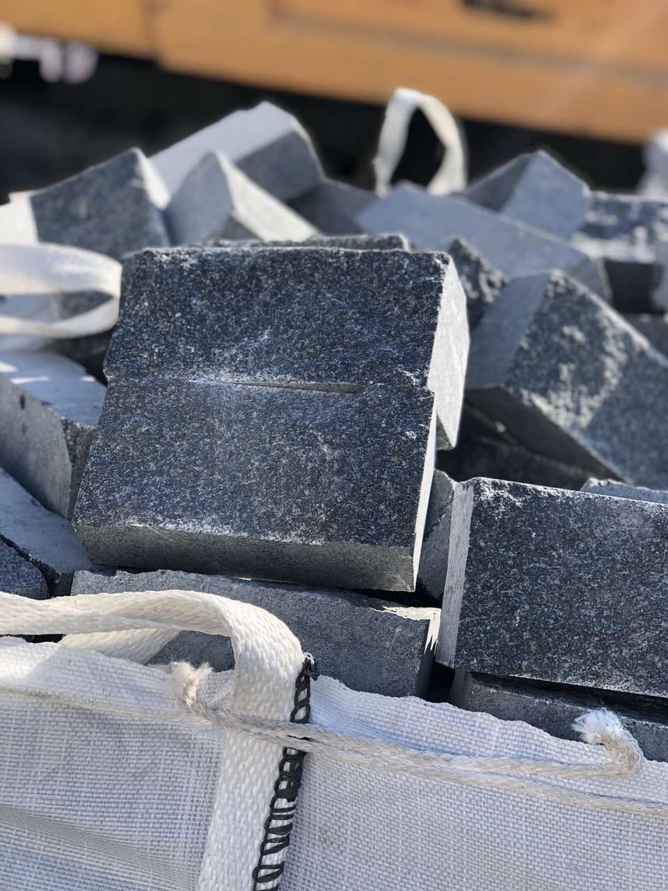 Бруківка колота рядовка 100х100х50 мм (25887462) - фото 2 Бруківка колота рядовка 100х100х50 мм (25887462) - фото 2