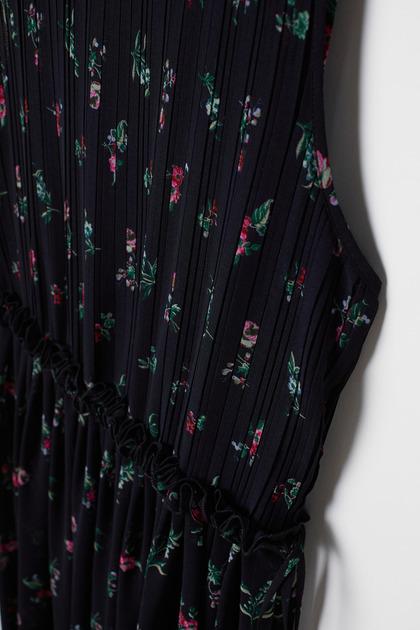 Платье H&M с цветами р. 34 Черный (0617245П) - фото 3 Платье H&M с цветами р. 34 Черный (0617245П) - фото 3