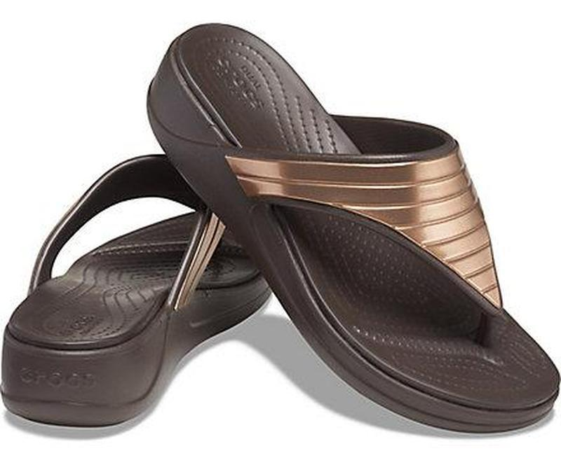 В'єтнамки жіночі для пляжу Crocs Monterey Metallic Wedge Flip р. 38-39 Коричневий (24175) В'єтнамки жіночі для пляжу Crocs Monterey Metallic Wedge Flip р. 38-39 Коричневий (24175)