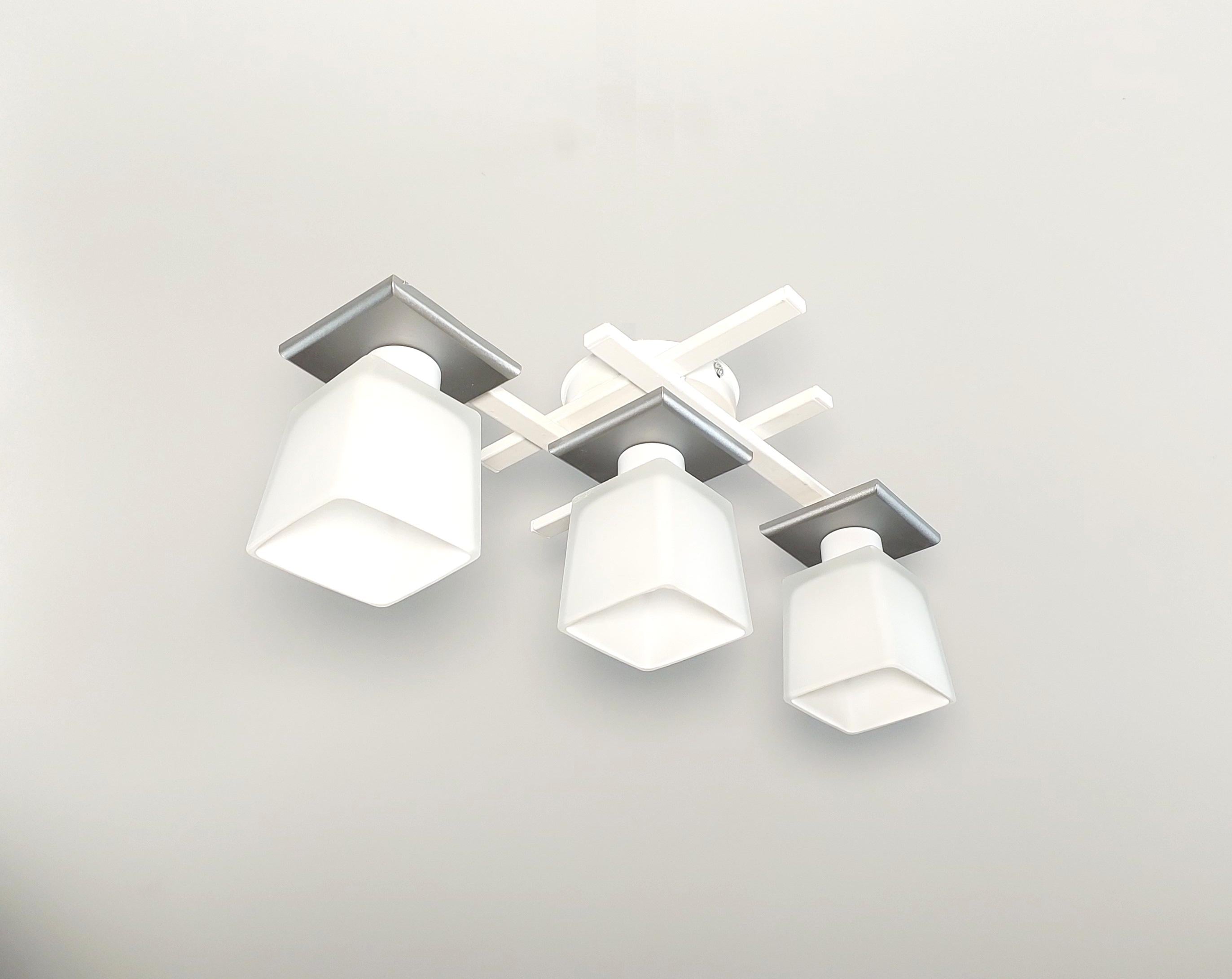 Люстра потолочная Оскар/3 на 3 плафона Белый/Серый