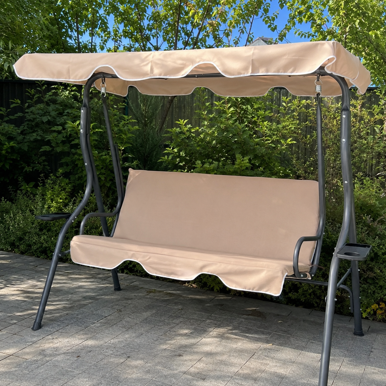 Качеля садовая GardenLine KRE0735 трехместная с навесом и подстаканником 170x110x153 см Бежевый