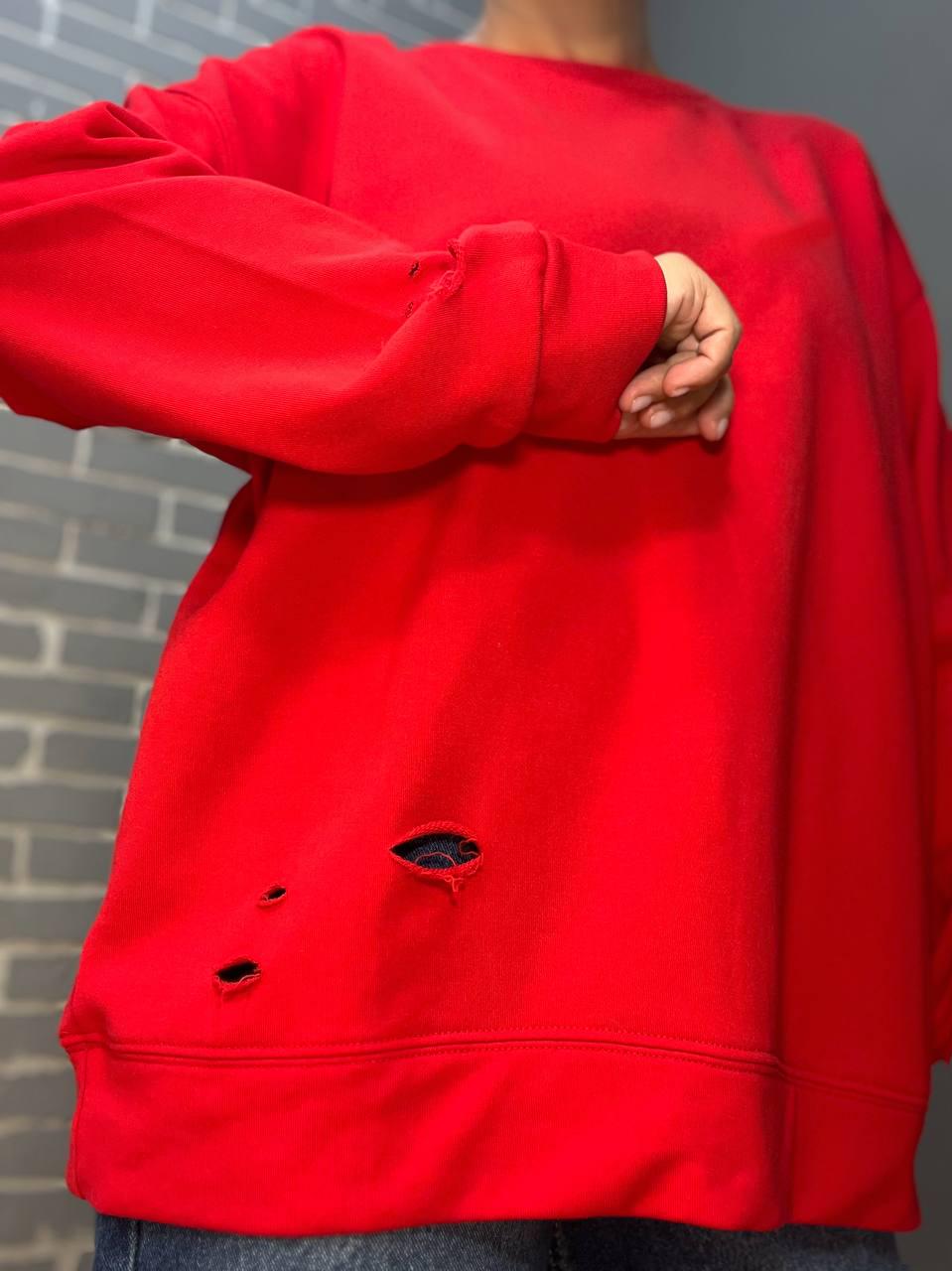 Свитшот женский JOY ONE 6969 удлиненный однотонный порезы OS Красный (2649) - фото 7 Свитшот женский JOY ONE 6969 удлиненный однотонный порезы OS Красный (2649) - фото 7