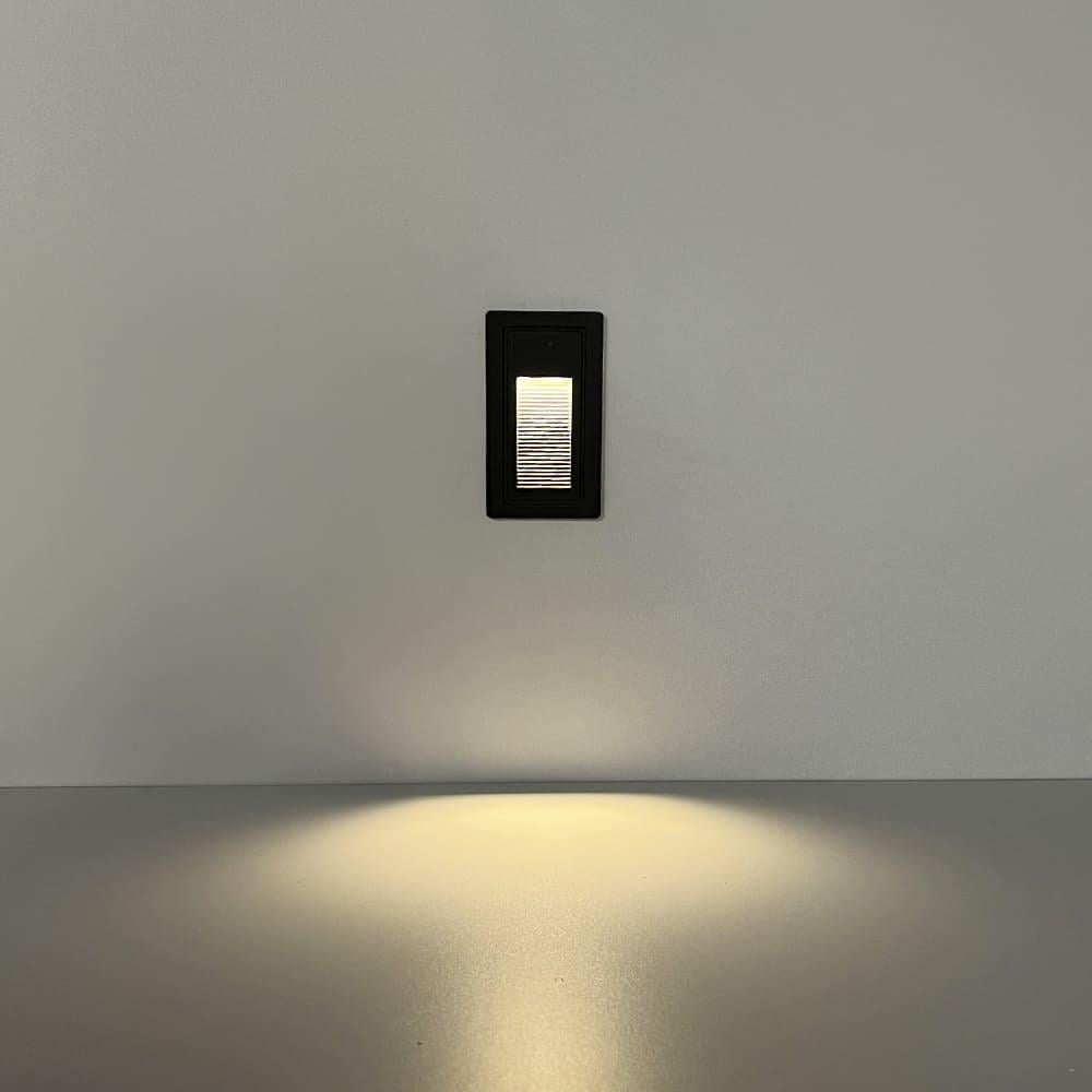 Світильник для сходів у вертикальному корпусі 100х55 мм (10016) - фото 3 Світильник для сходів у вертикальному корпусі 100х55 мм (10016) - фото 3