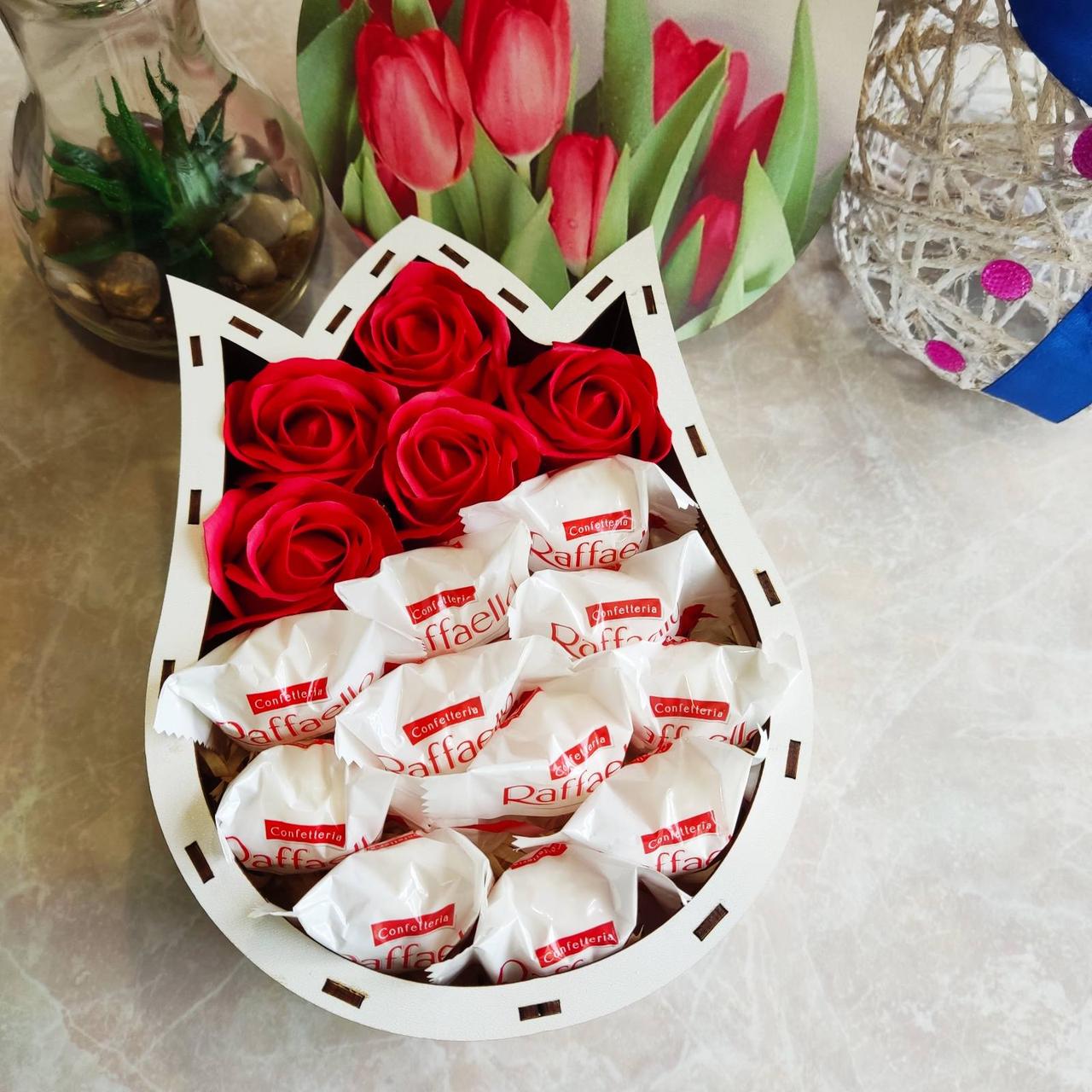 Подарунковий бокс з цукерок та троянд для дівчини на день народження/день закоханих/8 березня (2136892080) Подарунковий бокс з цукерок та троянд для дівчини на день народження/день закоханих/8 березня (2136892080)