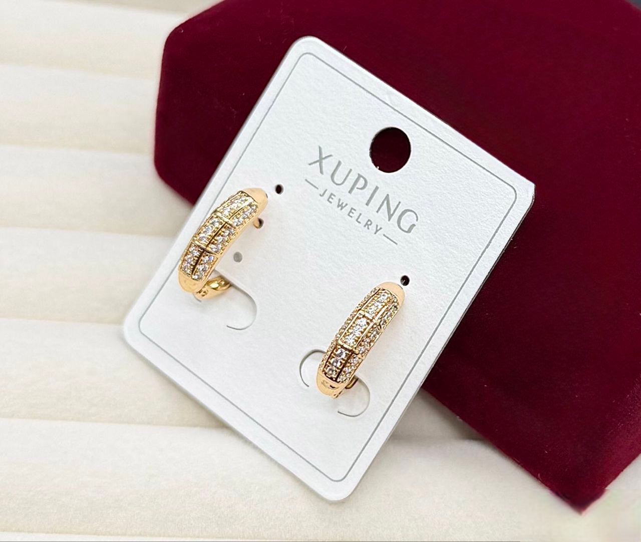 Серьги овальныбе Xuping гипоаллергенное медицинское золото с блестящими камешками стильное украшение для ежедневного образа