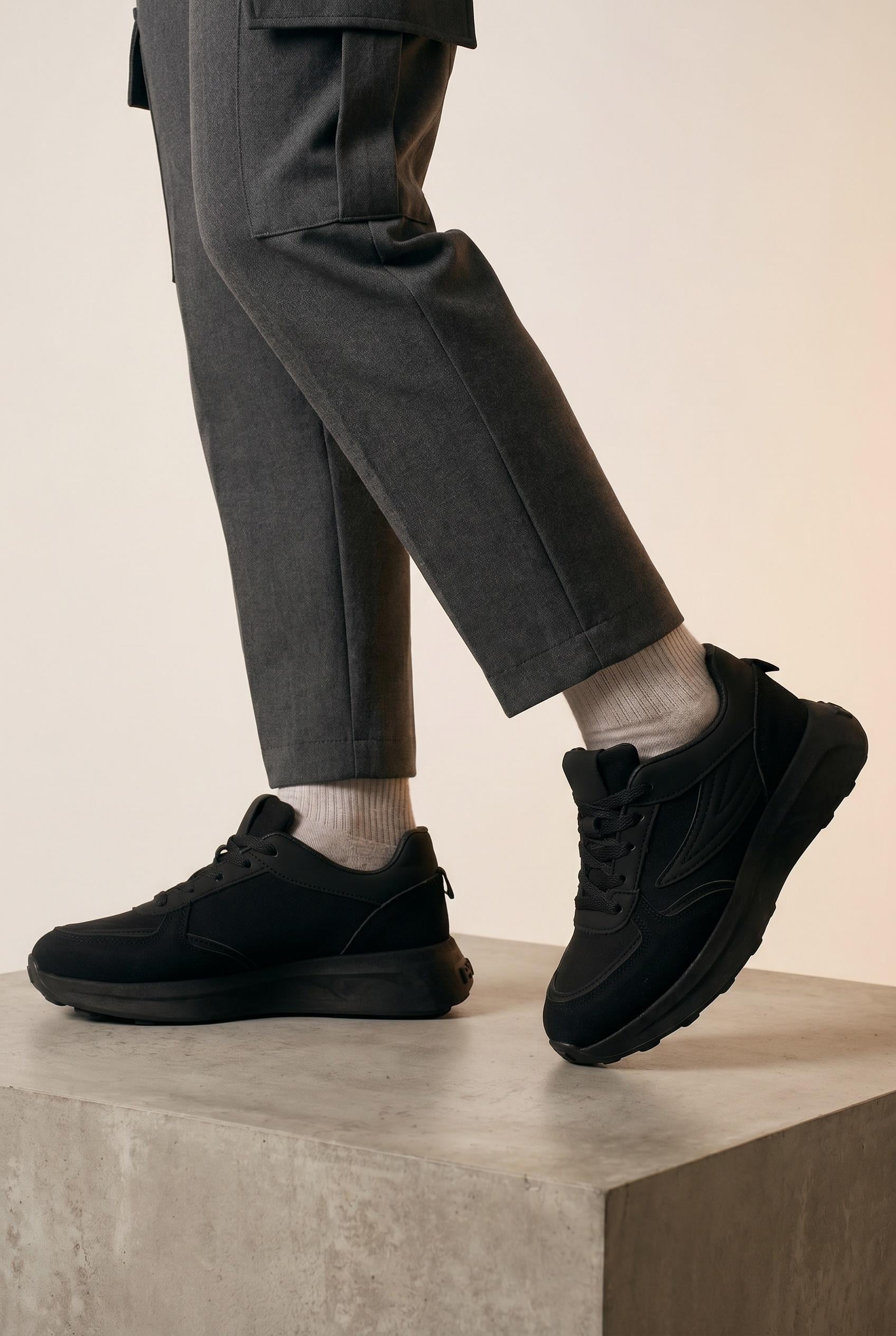 Кроссовки женские Fashion 347289 на платформе р. 40 Черный (347289_40)
