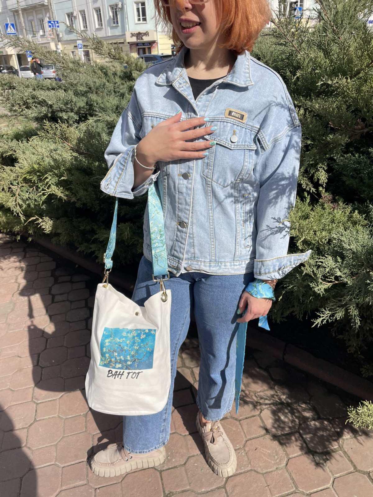 Куртка жіноча джинсова з художнім принтом Мигдаль (00160)