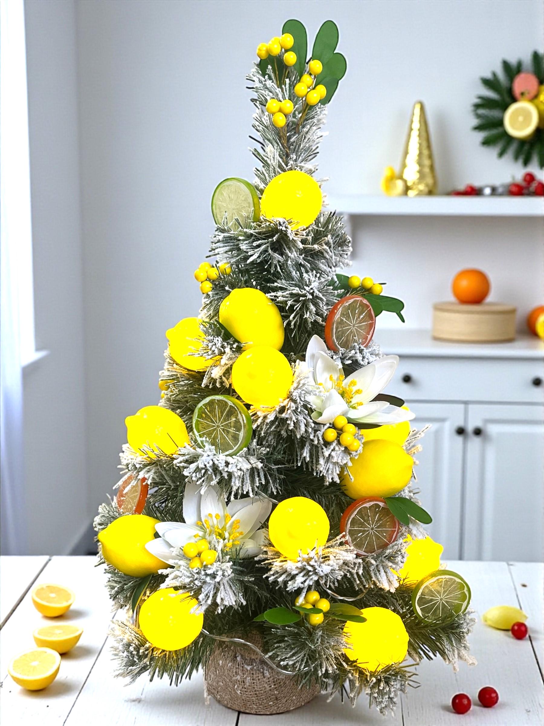 Елка новогодняя заснеженная Лимонный вкус с ярко-желтым декором и гирляндой Лимоны h 60 см (20249774005)
