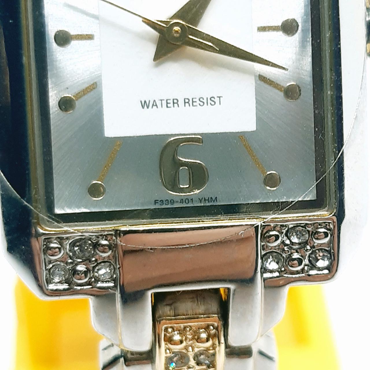 Наручные часы Q&Q женские кварцевые металлический ремешок (F339-401Y) - фото 9 Наручные часы Q&Q женские кварцевые металлический ремешок (F339-401Y) - фото 9