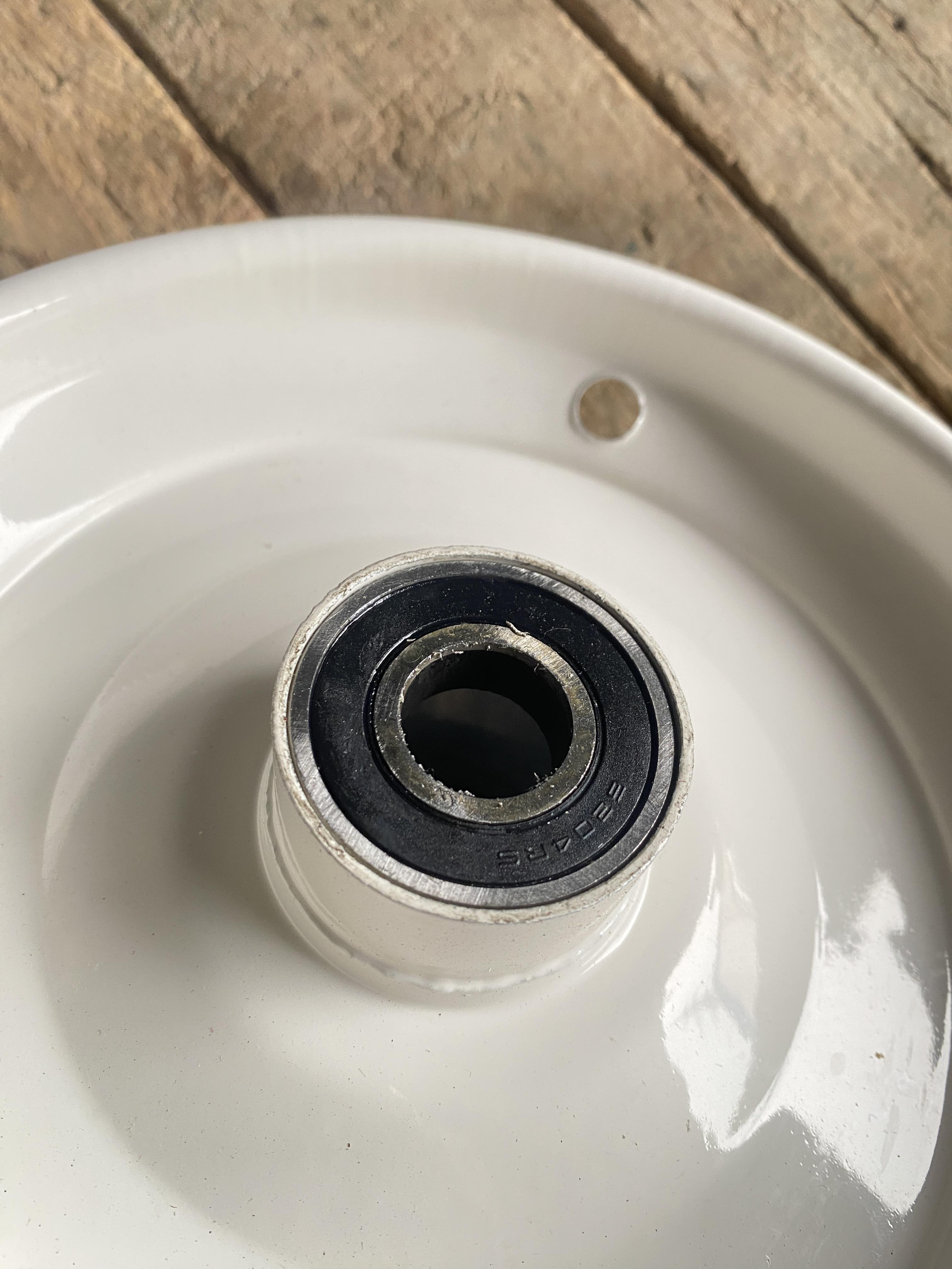 Диск колеса металлический 8"для колес 3.50-8,4.00-8/4.8/4.00-8 с подшипниками 6204 под ось 20 мм (2153695902) - фото 4 Диск колеса металлический 8"для колес 3.50-8,4.00-8/4.8/4.00-8 с подшипниками 6204 под ось 20 мм (2153695902) - фото 4