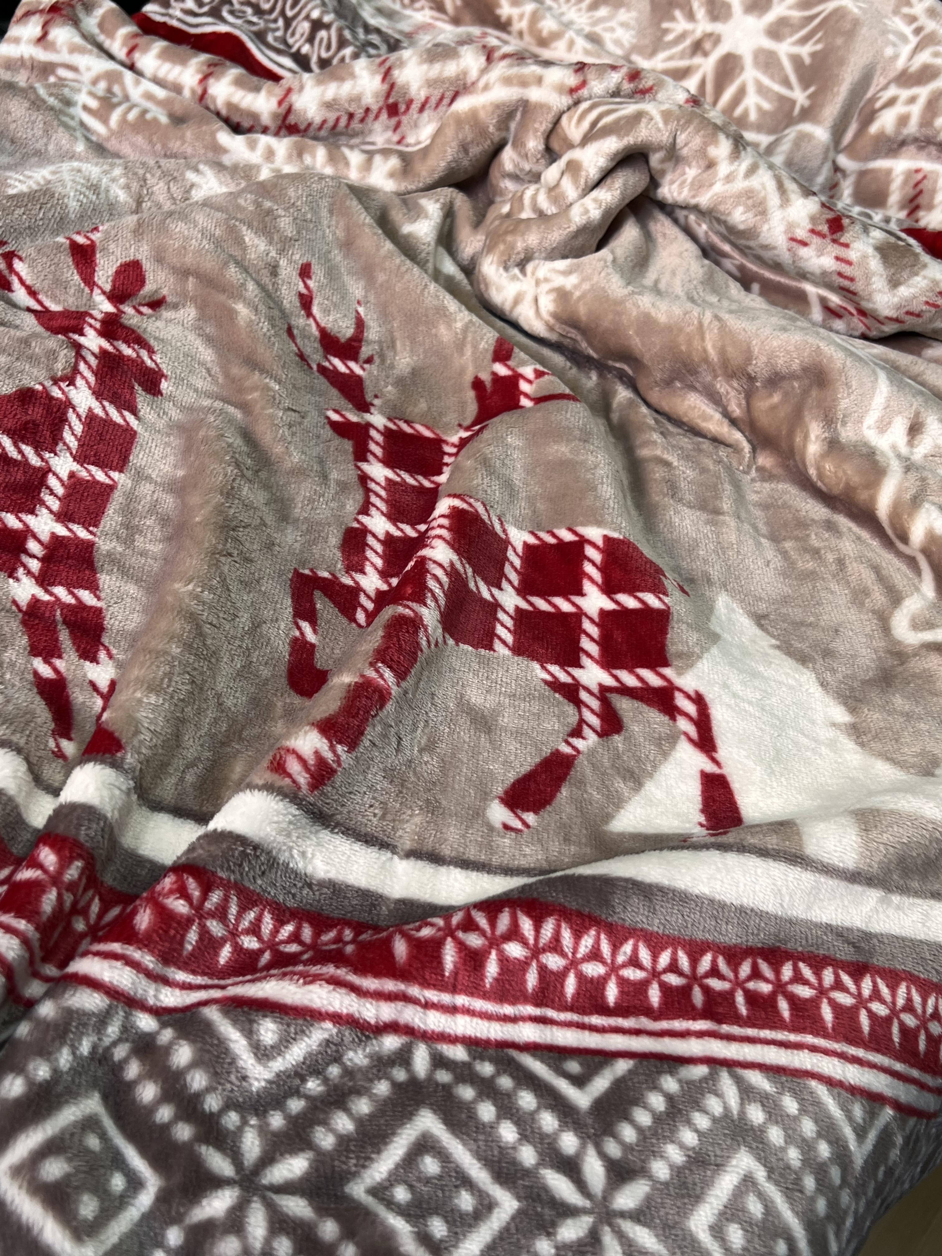 Плед з оленями теплий новорічний 200х215 см Бежевий (2342412137) - фото 5 Плед з оленями теплий новорічний 200х215 см Бежевий (2342412137) - фото 5