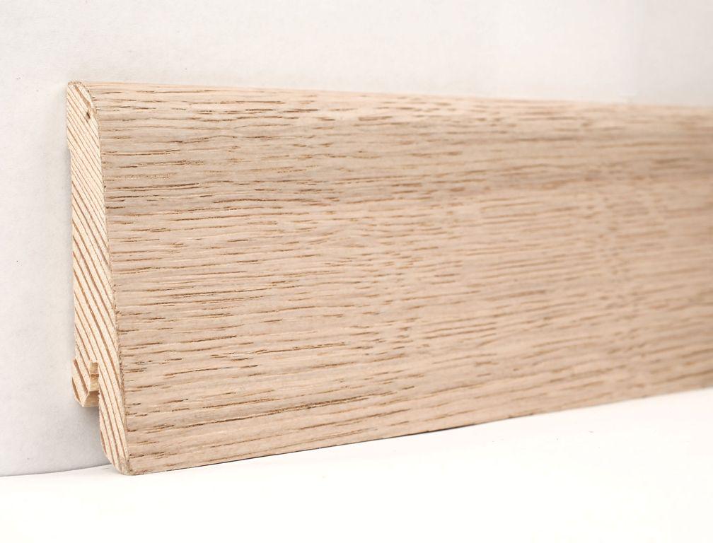 Плинтус деревянный шпонированный Евро 60х18х2400 Дуб выбеленный (pl-19718)